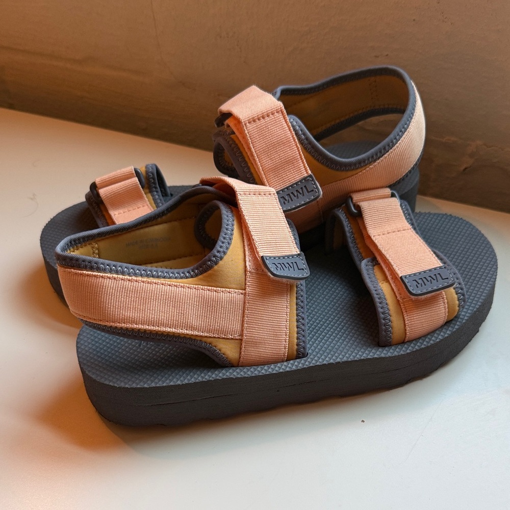 Madewell (re)sourced Neoprene sandals.